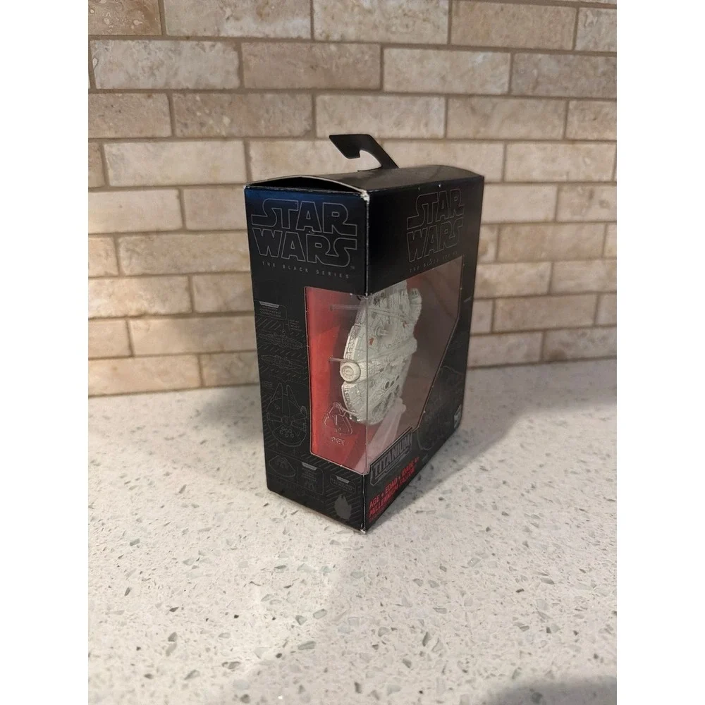 Hasbro Star Wars Titanium the black Series Millennium Falcon 01 New Order‎ NIB